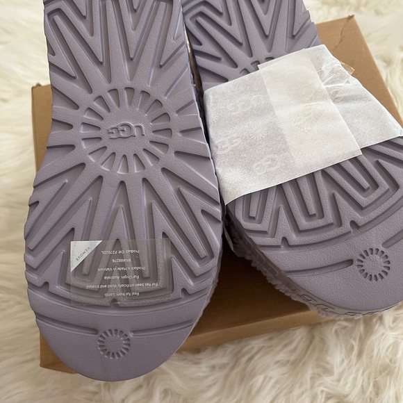 Brand new ugg platform slippers - Picture 4 of 4